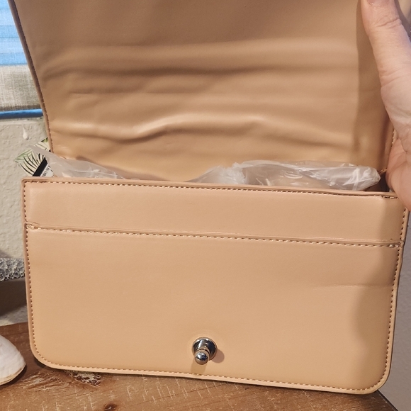 Nwt- Elegant Pink Badgley Mischka Vegan Leather Quilted Crossbody Shoulder Bag - Picture 6 of 12